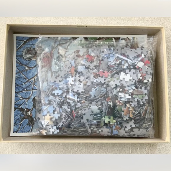 Cobble Hill Frosty Feeds His Friends 1000 Puzzle - Picture 4 of 4